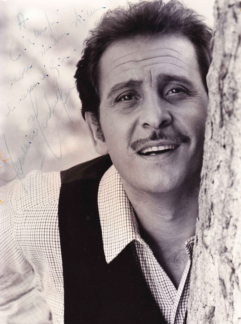 Domenico Modugno, tra i musicisti legati a Ciampi Pianoforti Roma