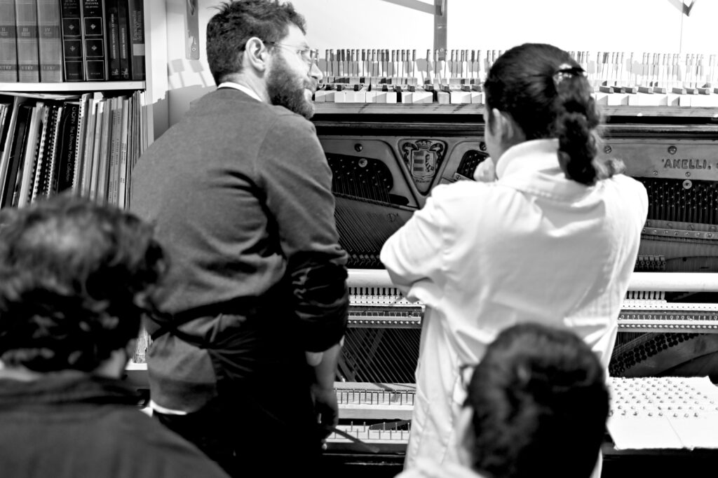Vincenzo Loggia restauro laboratorio Ciampi Pianoforti